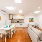 Live, Laugh, Guest With Ac * Madalena (Vila Nova de Gaia)