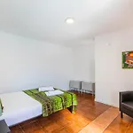 Live, Laugh, Guest With Ac Apartamento *