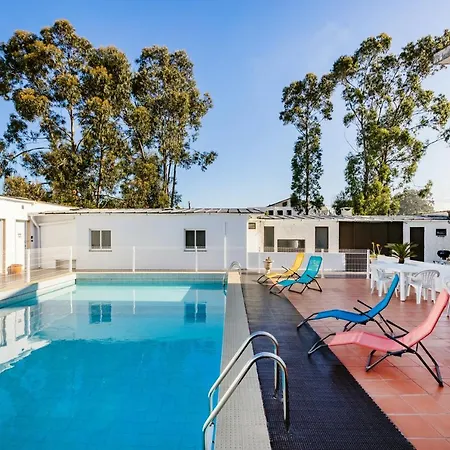 Live, Laugh, Guest With Ac شقة