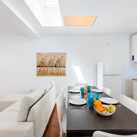 Live, Laugh, Guest With Ac Apartment