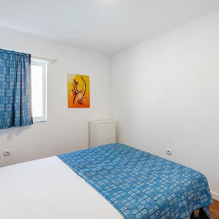 Live, Laugh, Guest With Ac Apartment *