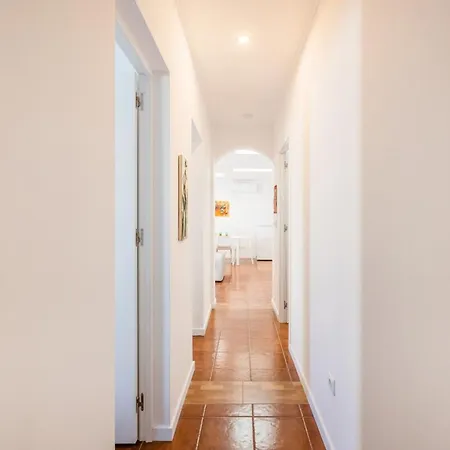 Live, Laugh, Guest With Ac Appartement *