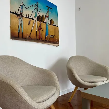 Live, Laugh, Guest With Ac Appartement