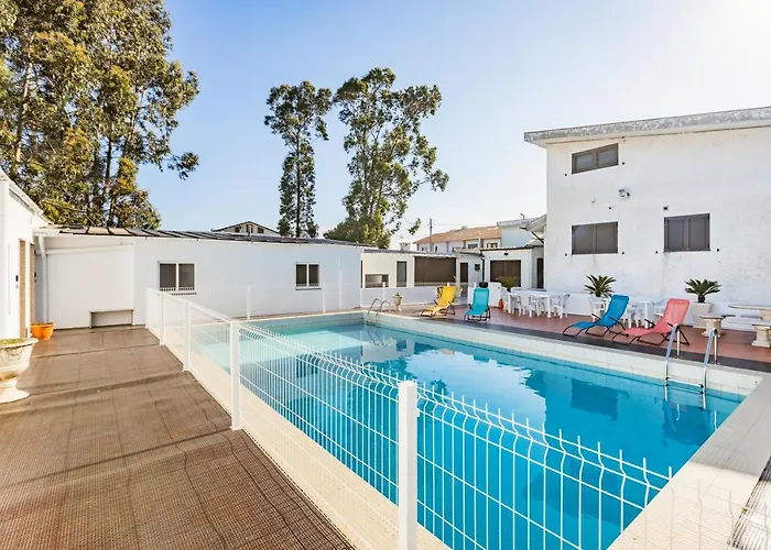 Live, Laugh, Guest With Ac *