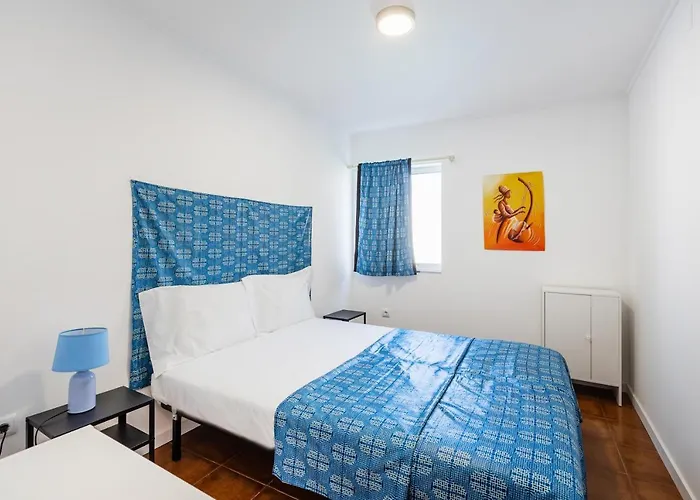 Live, Laugh, Guest With Ac Madalena (Vila Nova de Gaia)