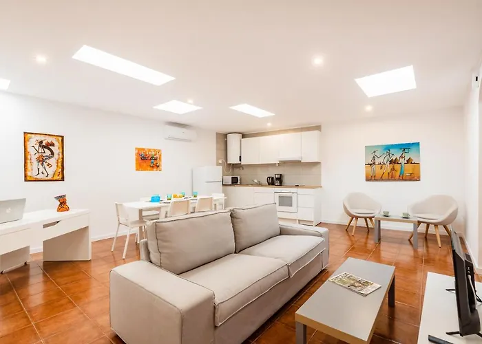 Live, Laugh, Guest With Ac Apartament